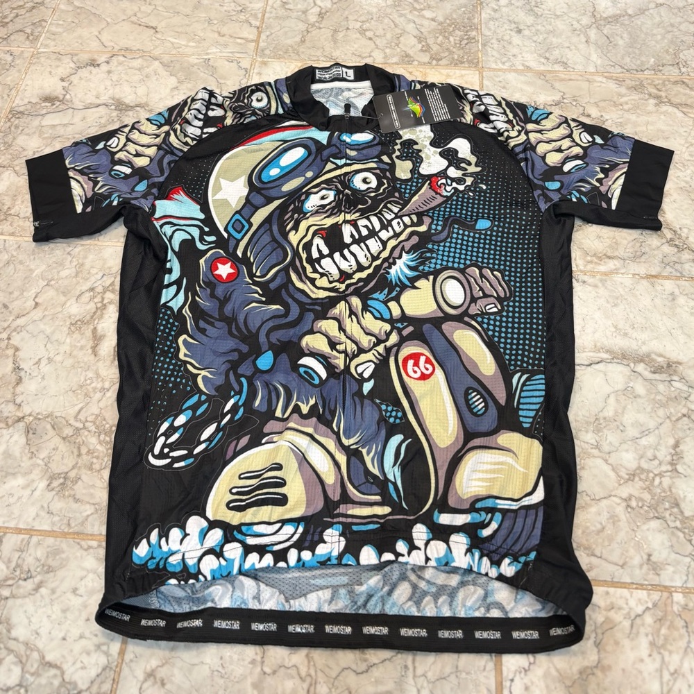 Brand New WEIMOSTAR BIKING SHORT SLEEVE SHIRT
Size large.